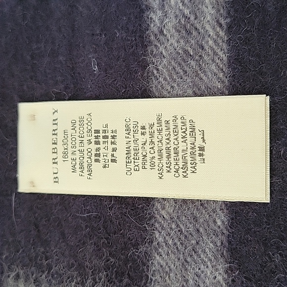 New! Burberry Giant Check Cashmere Scarf Navy Check NWT Gift Box - Picture 4 of 8